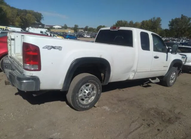 Photo 3 VIN: 1GT220CG1BZ333673 - GMC SIERRA 2500HD 