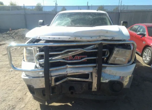 Photo 5 VIN: 1GT220CG1BZ333673 - GMC SIERRA 2500HD 