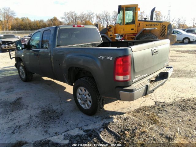 Photo 2 VIN: 1GT220CG2BZ243562 - GMC SIERRA 2500HD 