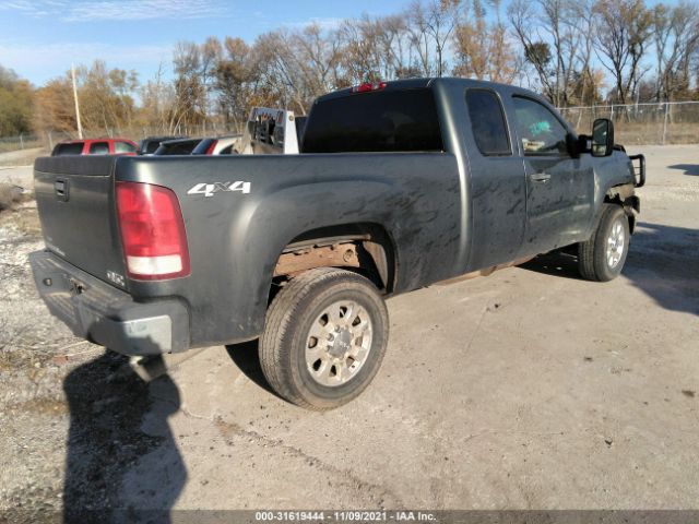 Photo 3 VIN: 1GT220CG2BZ243562 - GMC SIERRA 2500HD 