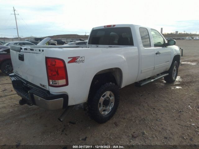 Photo 3 VIN: 1GT220CG4BZ369003 - GMC SIERRA 2500HD 