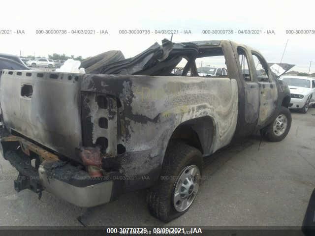 Photo 3 VIN: 1GT220CG4DZ280468 - GMC SIERRA 2500HD 