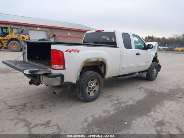 Photo 3 VIN: 1GT220CG7CZ210073 - GMC SIERRA 2500HD 