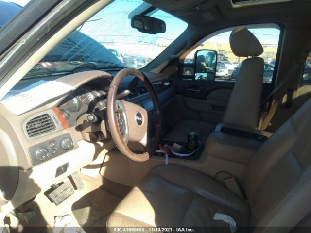 Photo 4 VIN: 1GT221C83CZ171853 - GMC SIERRA 