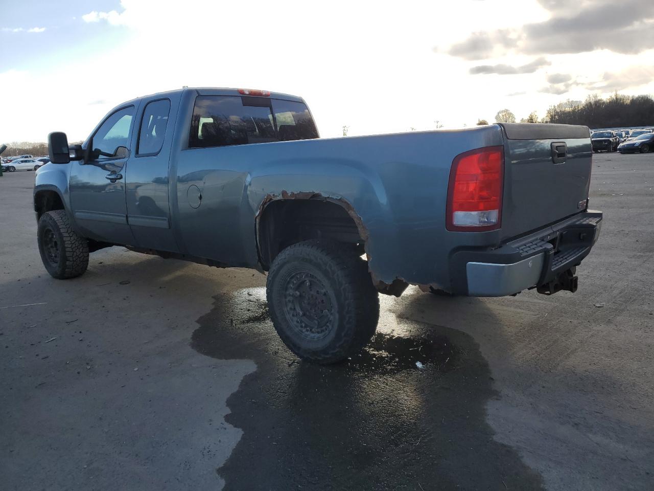 Photo 1 VIN: 1GT221E81DZ138137 - GMC SIERRA 