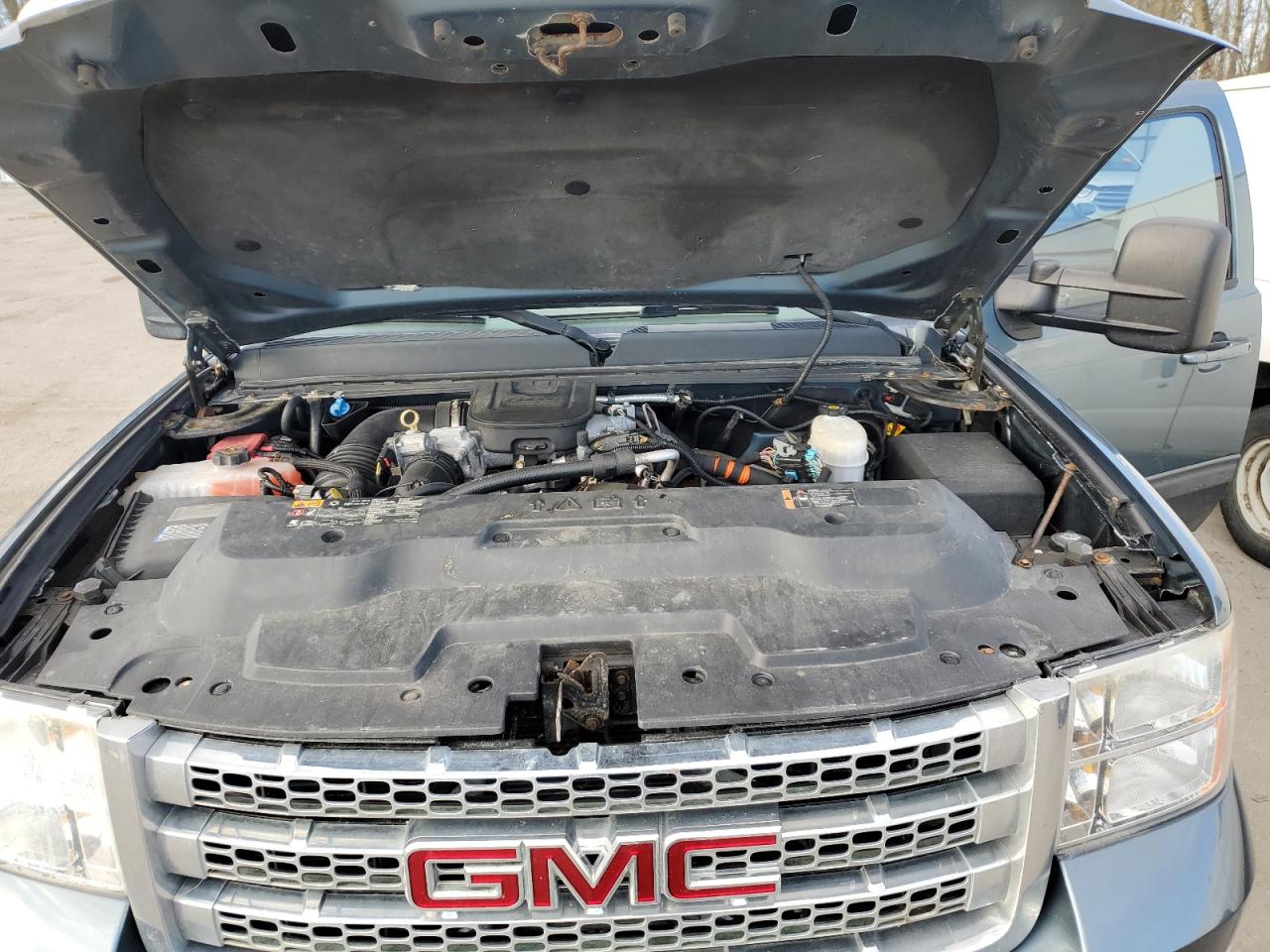 Photo 10 VIN: 1GT221E81DZ138137 - GMC SIERRA 