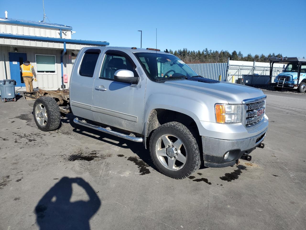 Photo 3 VIN: 1GT221EG7DZ129238 - GMC SIERRA 