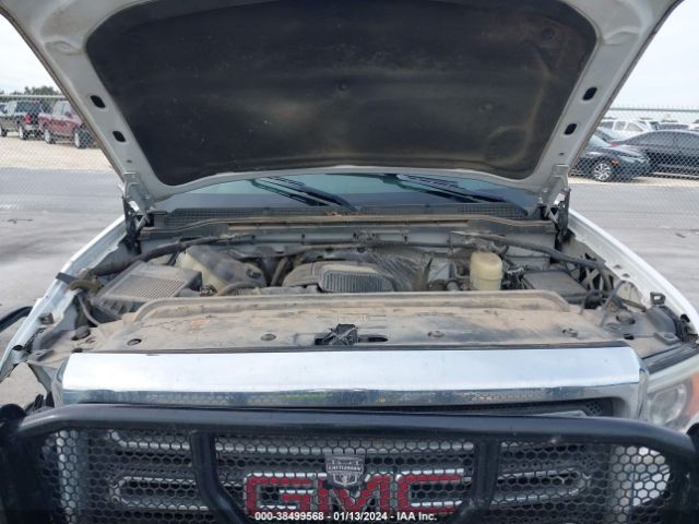 Photo 9 VIN: 1GT22REG2GZ240900 - GMC SIERRA 2500HD 