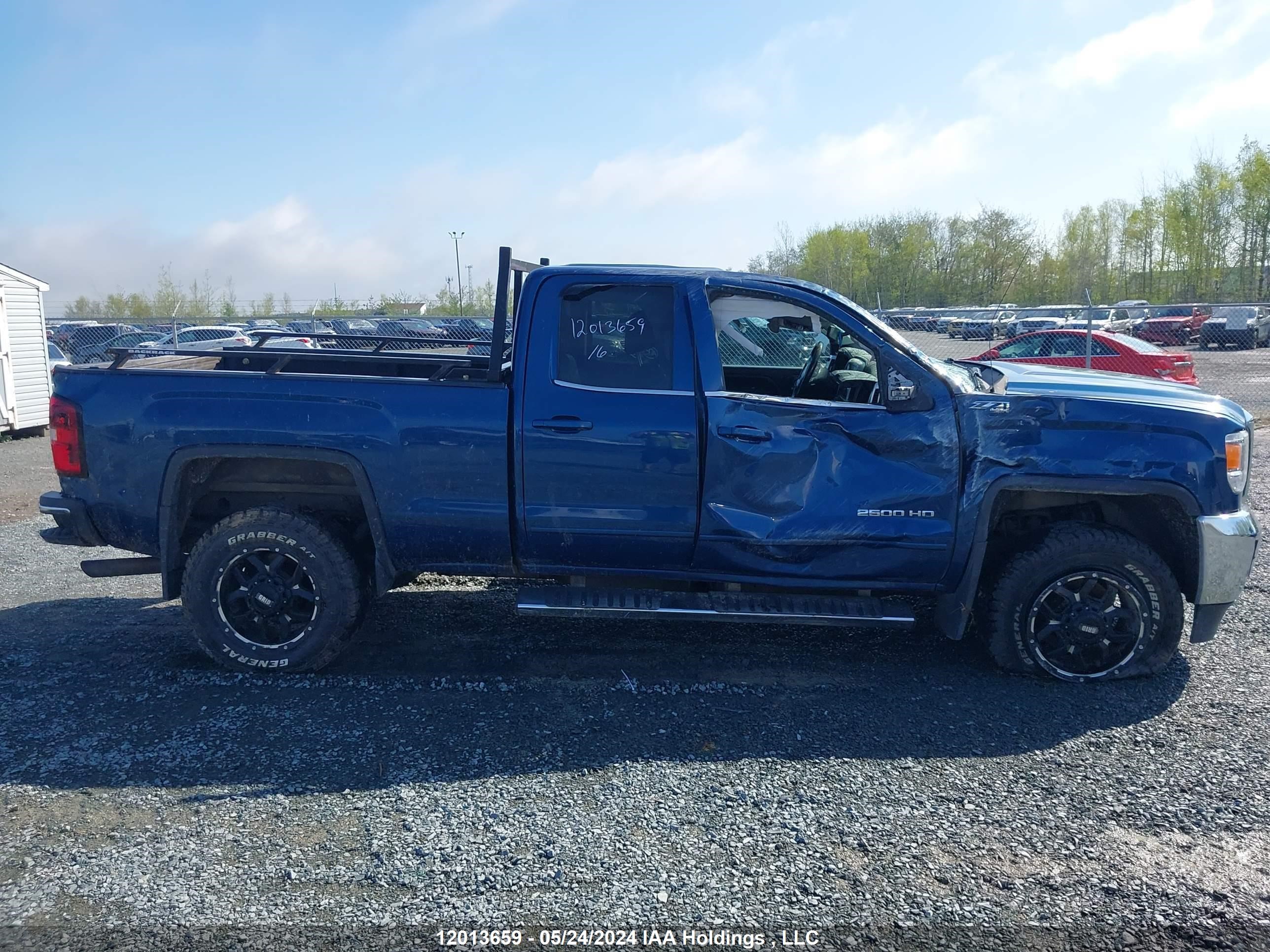 Photo 13 VIN: 1GT22SEG0GZ363148 - GMC SIERRA 