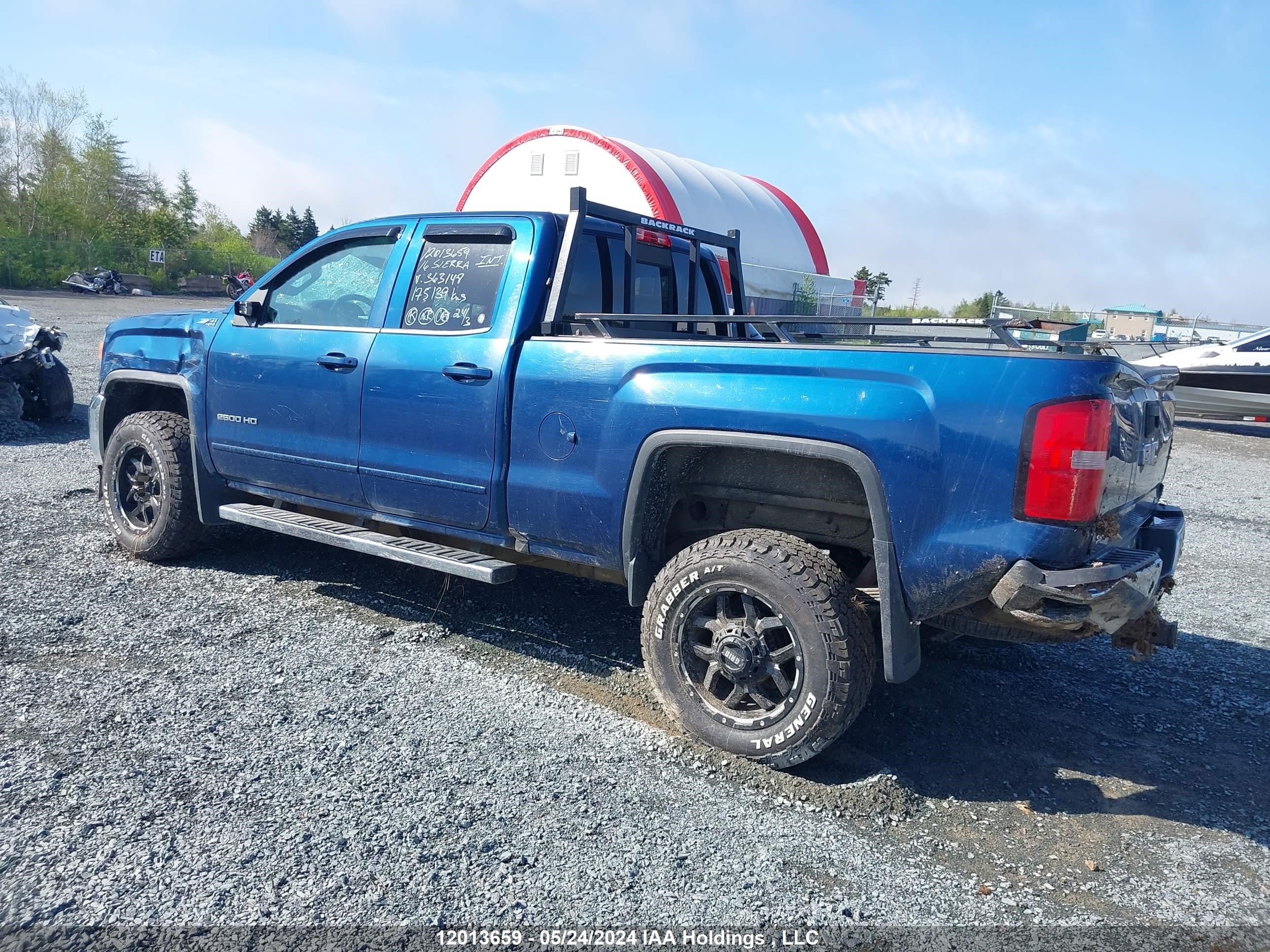 Photo 2 VIN: 1GT22SEG0GZ363148 - GMC SIERRA 