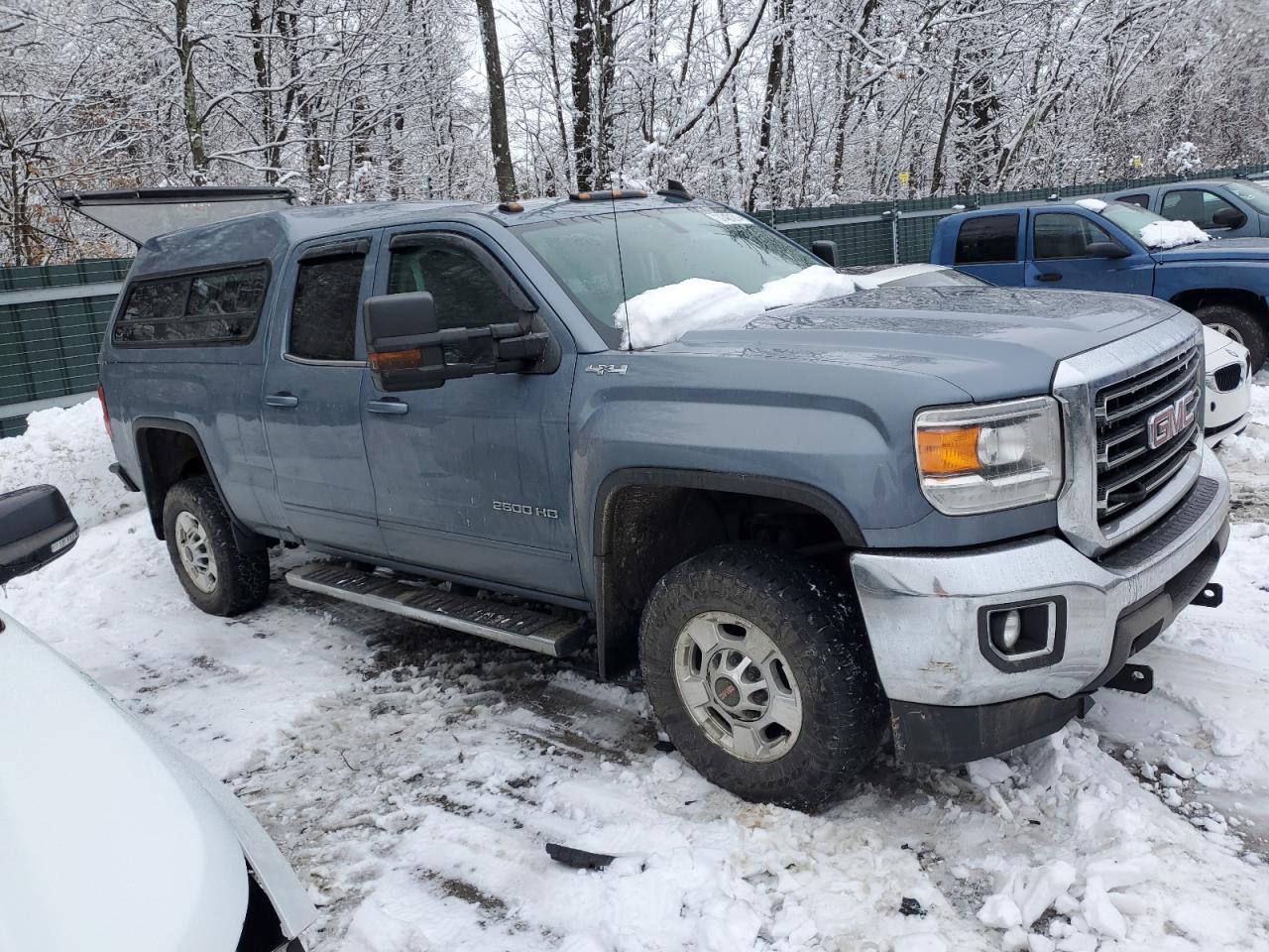 Photo 3 VIN: 1GT22SEG8GZ212705 - GMC SIERRA 