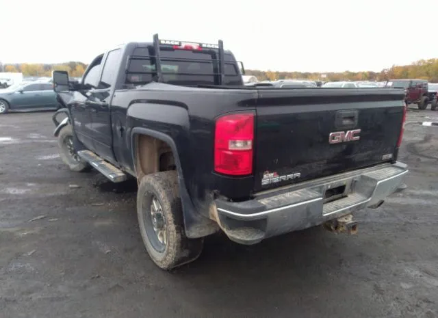 Photo 2 VIN: 1GT22SEGXHZ158986 - GMC SIERRA 2500HD 