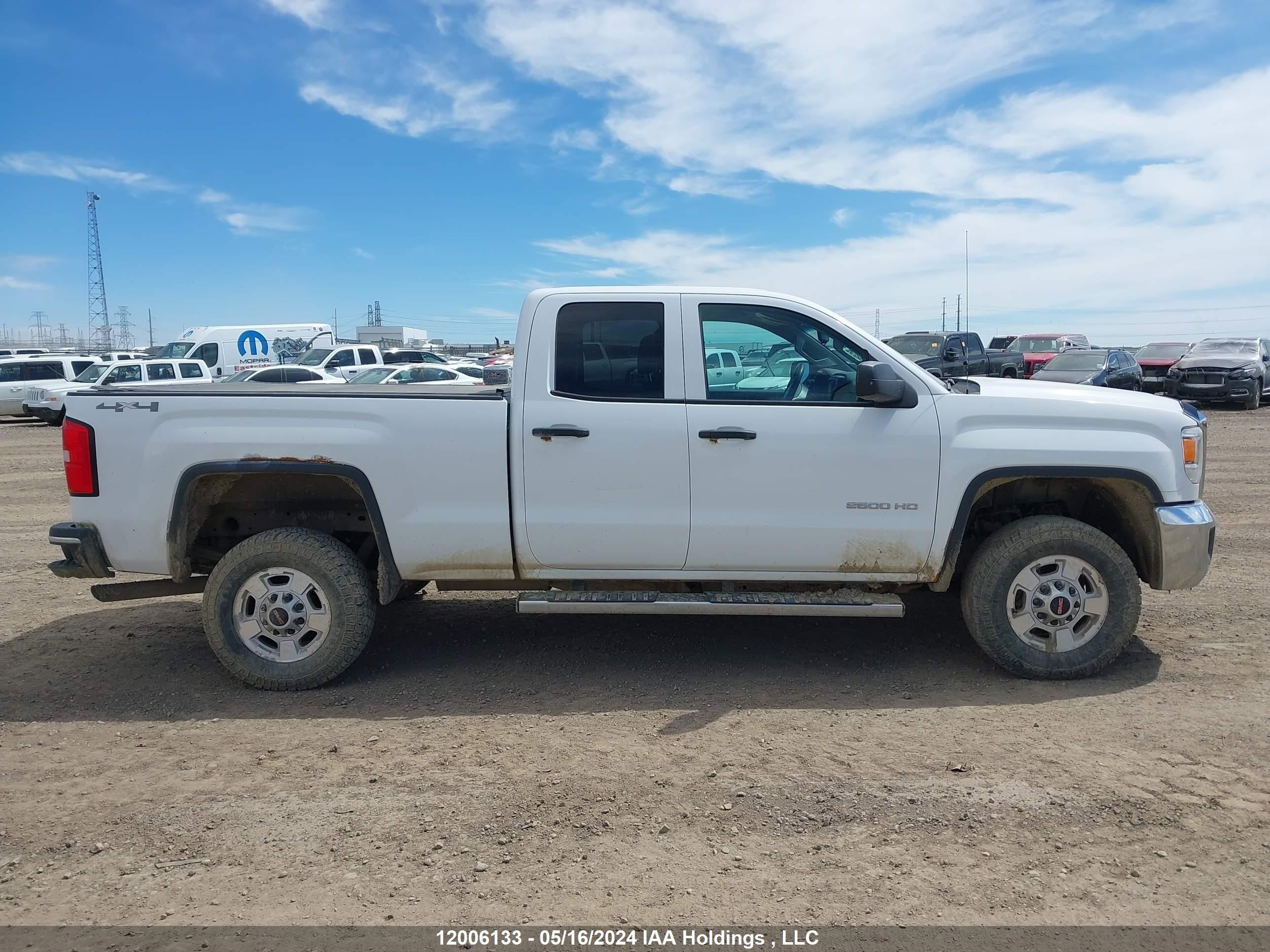 Photo 12 VIN: 1GT22XEG3FZ120011 - GMC SIERRA 