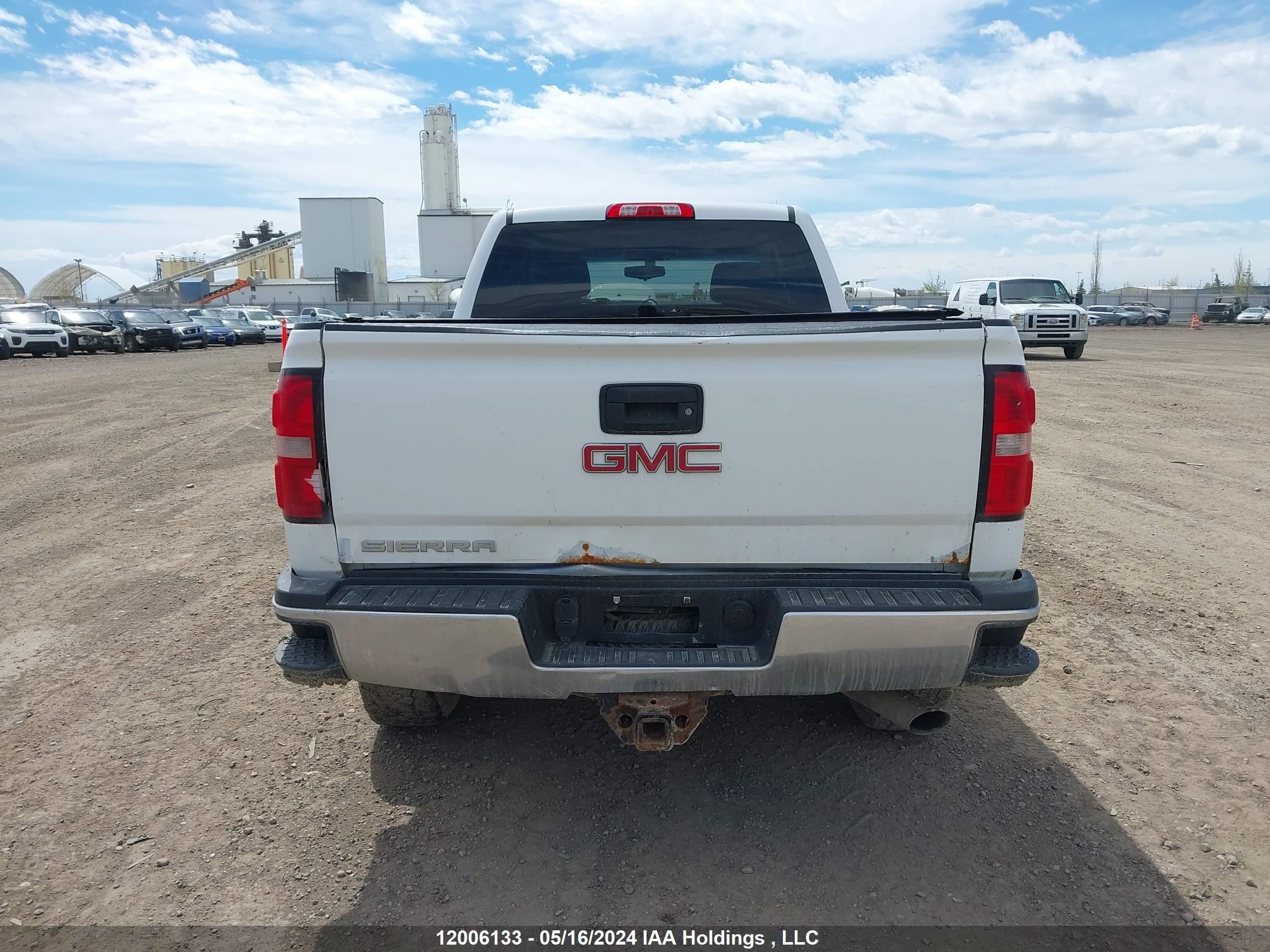 Photo 15 VIN: 1GT22XEG3FZ120011 - GMC SIERRA 