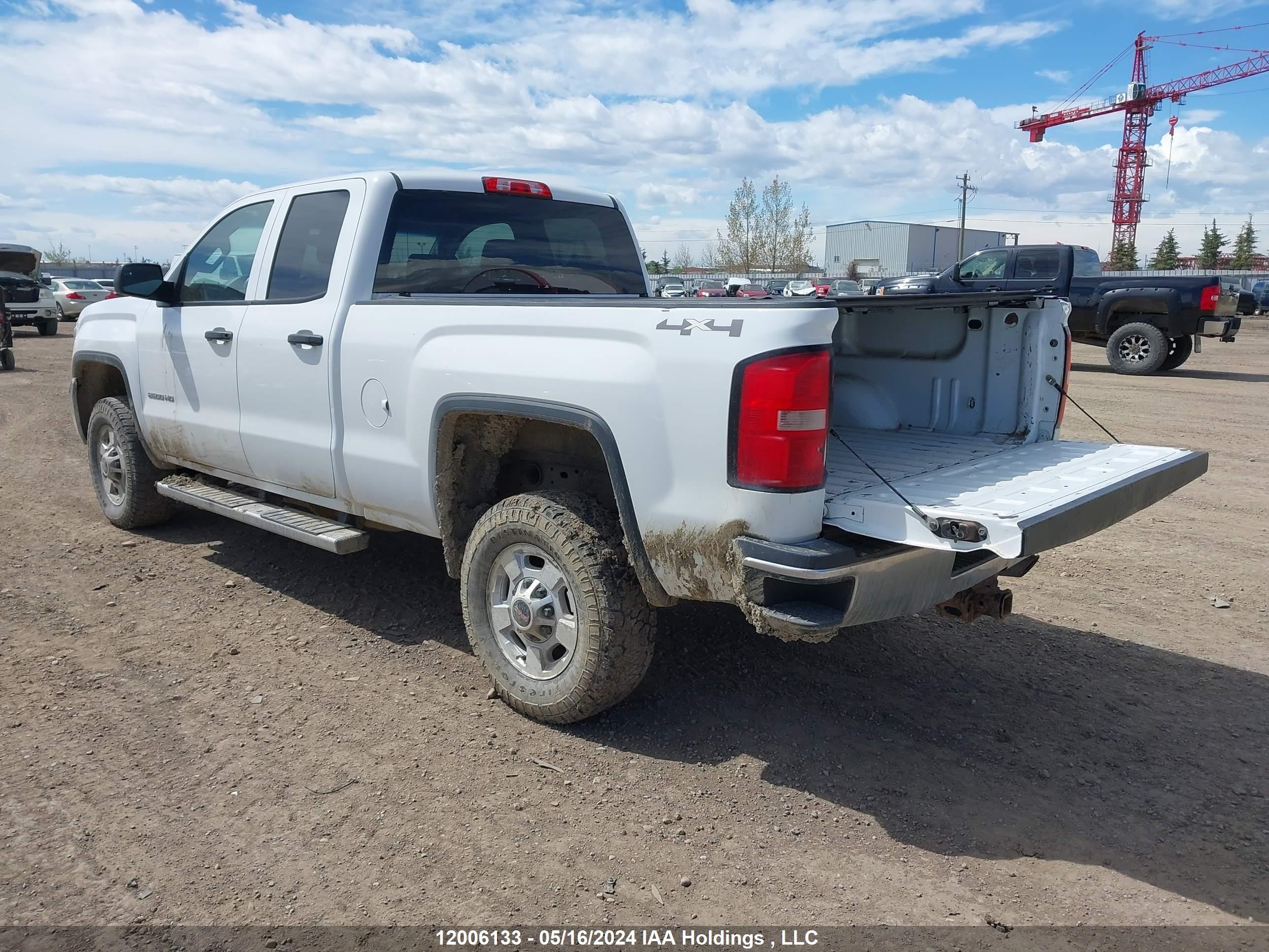 Photo 2 VIN: 1GT22XEG3FZ120011 - GMC SIERRA 