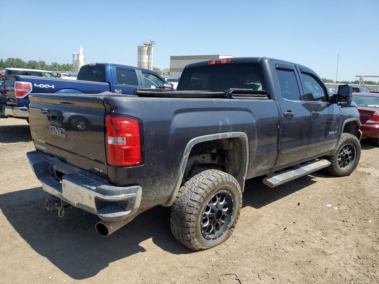 Photo 2 VIN: 1GT22YEG1FZ144846 - GMC SIERRA 