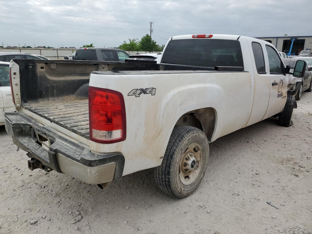 Photo 2 VIN: 1GT22ZCG1DZ146845 - GMC SIERRA 