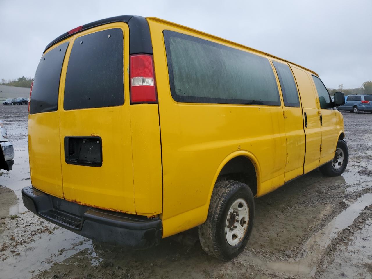 Photo 2 VIN: 1GT2GUBA3A1901280 - GMC SAVANA 