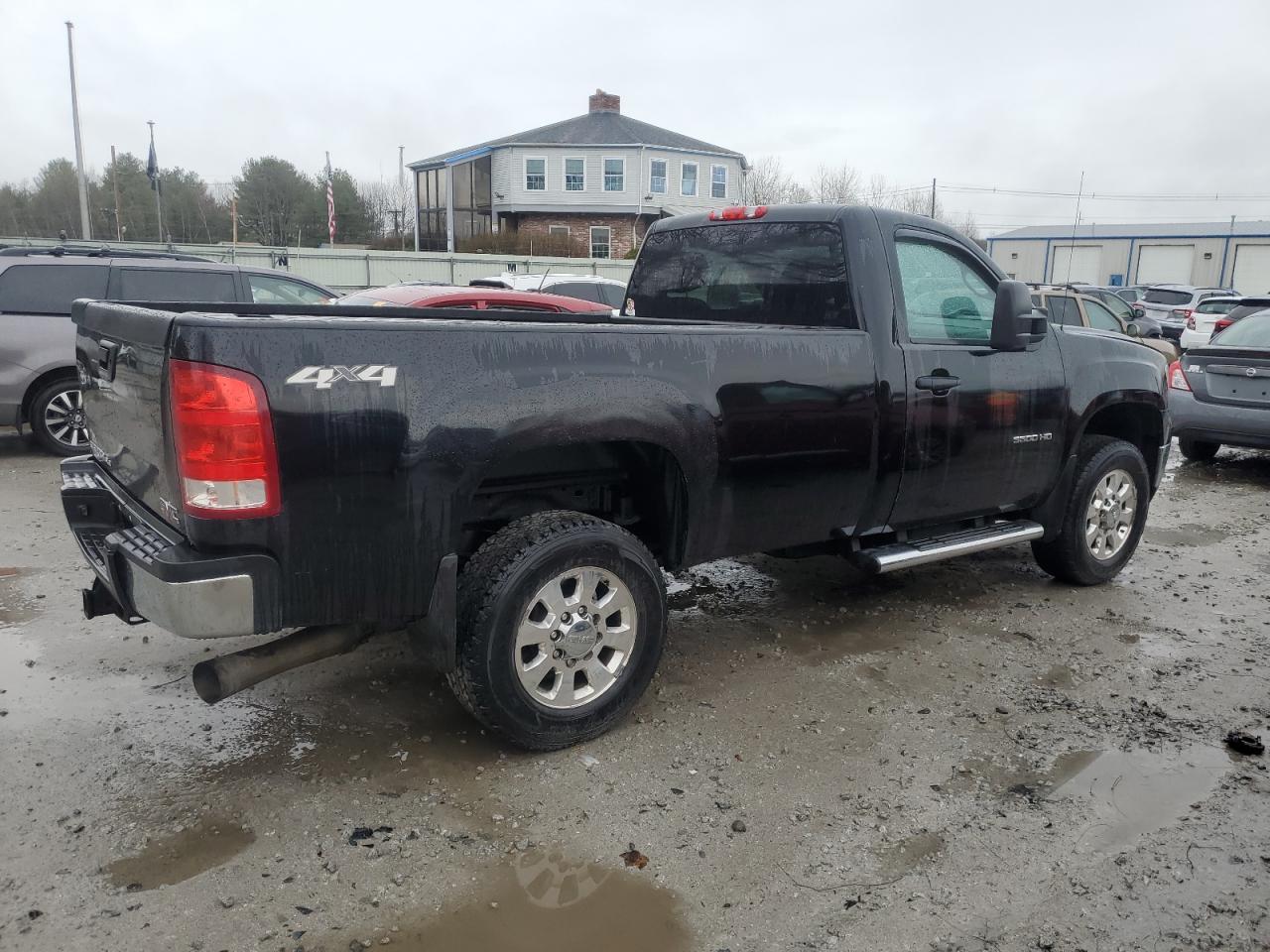 Photo 2 VIN: 1GT323C80EF154982 - GMC SIERRA 