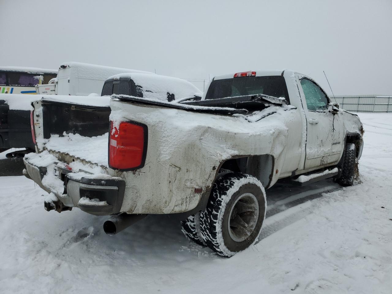 Photo 2 VIN: 1GT32WCY4JZ214787 - GMC SIERRA 