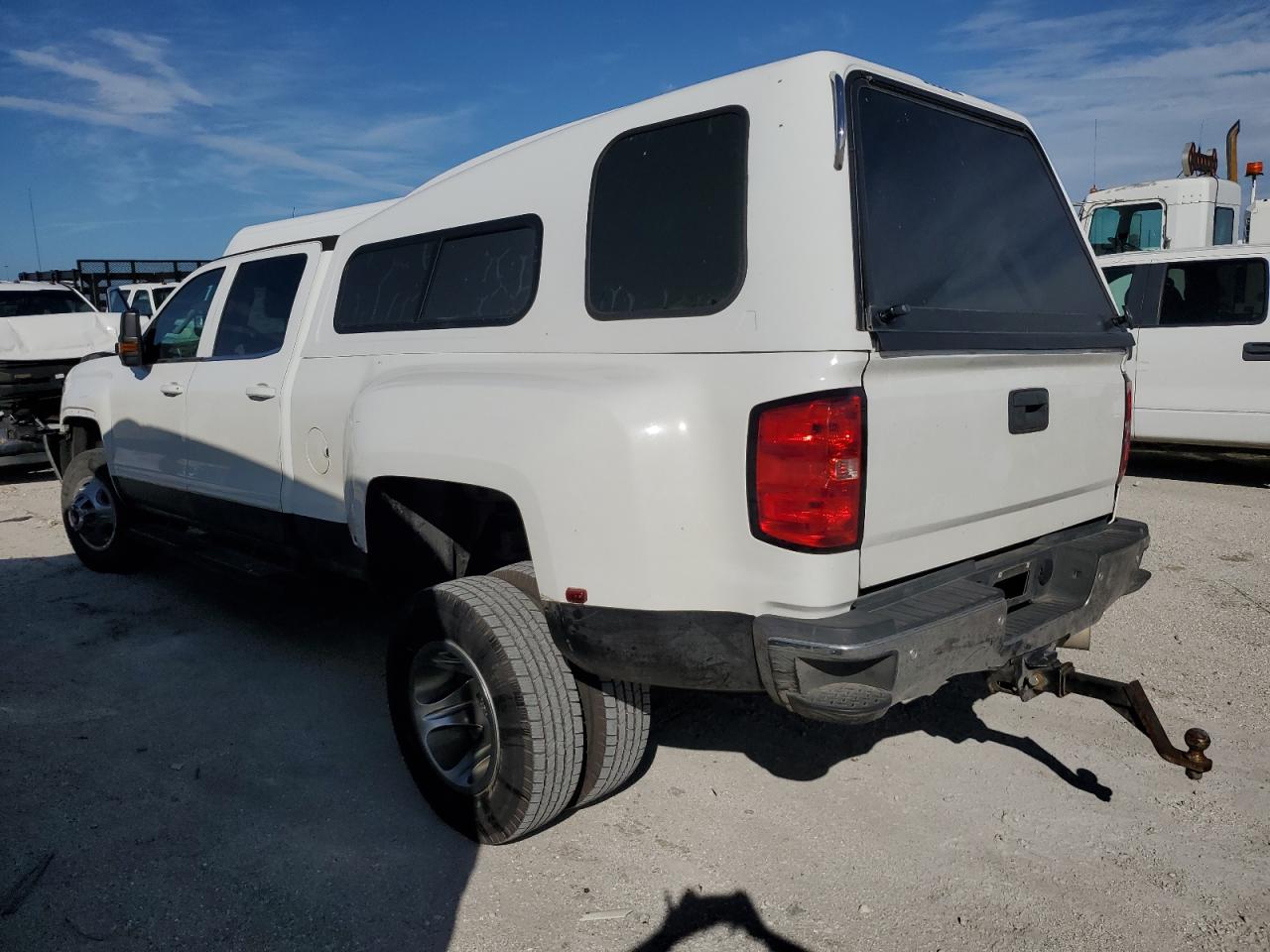 Photo 1 VIN: 1GT422C86FF616378 - GMC SIERRA 