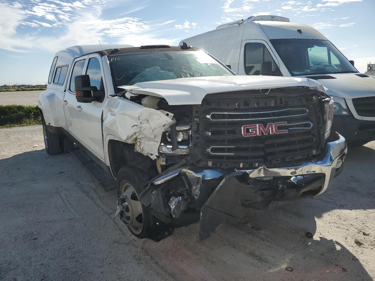 Photo 3 VIN: 1GT422C86FF616378 - GMC SIERRA 