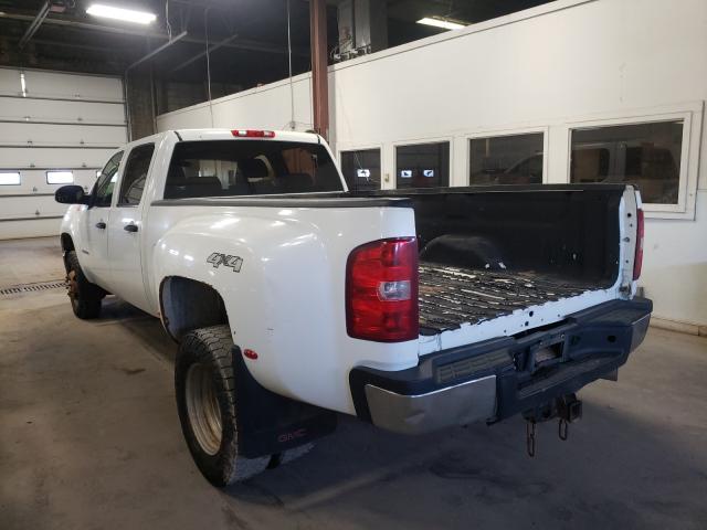 Photo 2 VIN: 1GT422C87BF140149 - GMC 3500 HD 