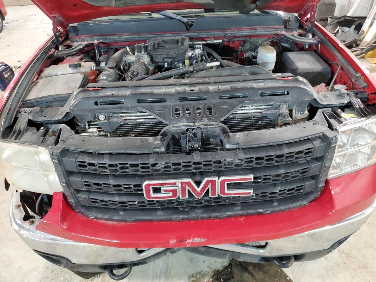 Photo 10 VIN: 1GT422C88BF169787 - GMC SIERRA 