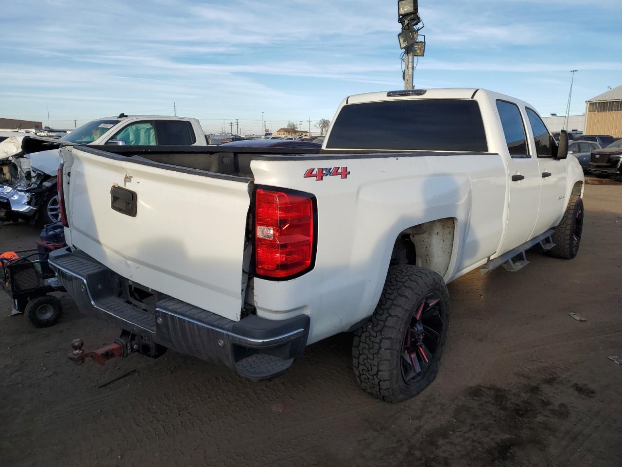 Photo 2 VIN: 1GT422CG3CF223411 - GMC SIERRA 