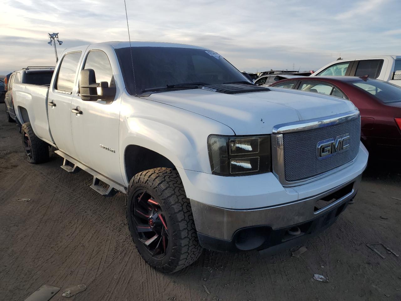 Photo 3 VIN: 1GT422CG3CF223411 - GMC SIERRA 