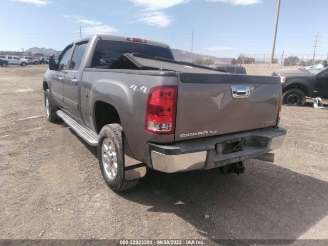 Photo 2 VIN: 1GT423C83DF116231 - GMC SIERRA 3500HD 