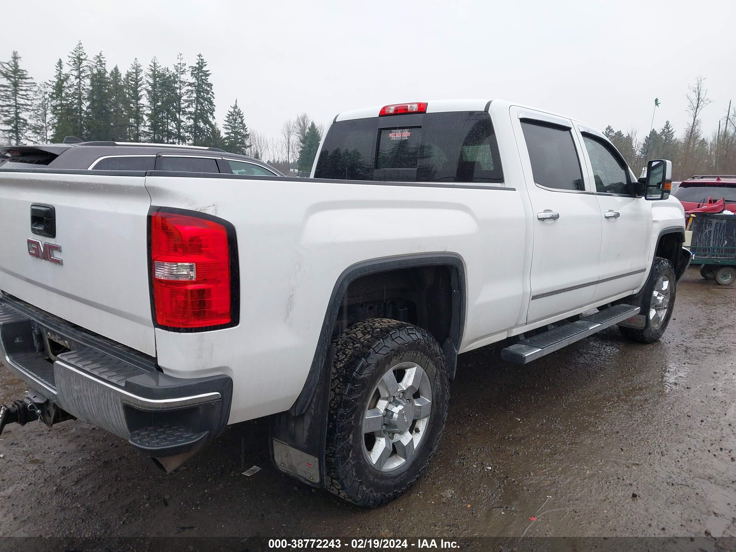 Photo 3 VIN: 1GT423CG8FF542703 - GMC SIERRA 