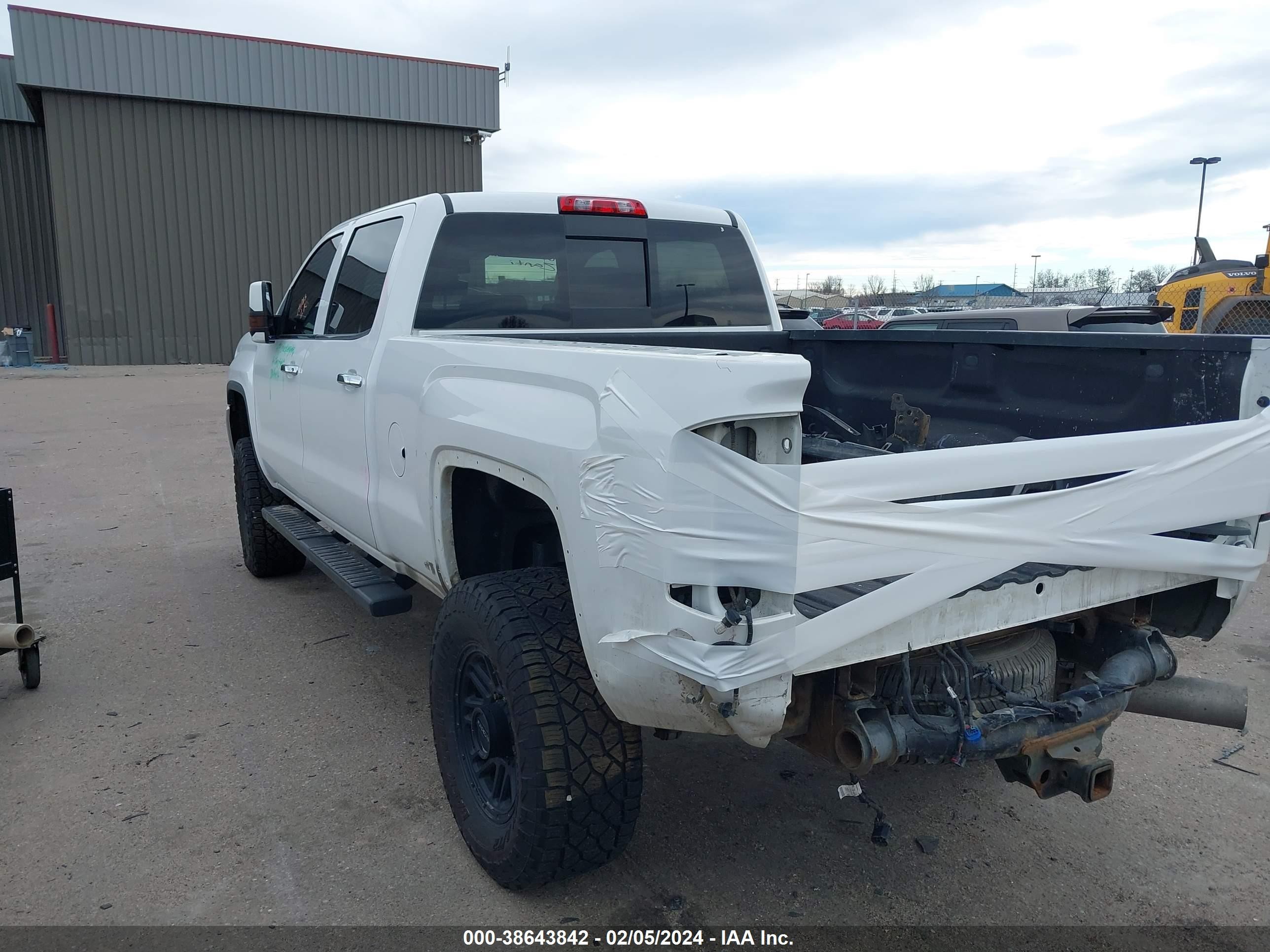 Photo 2 VIN: 1GT423E82FF602660 - GMC SIERRA 