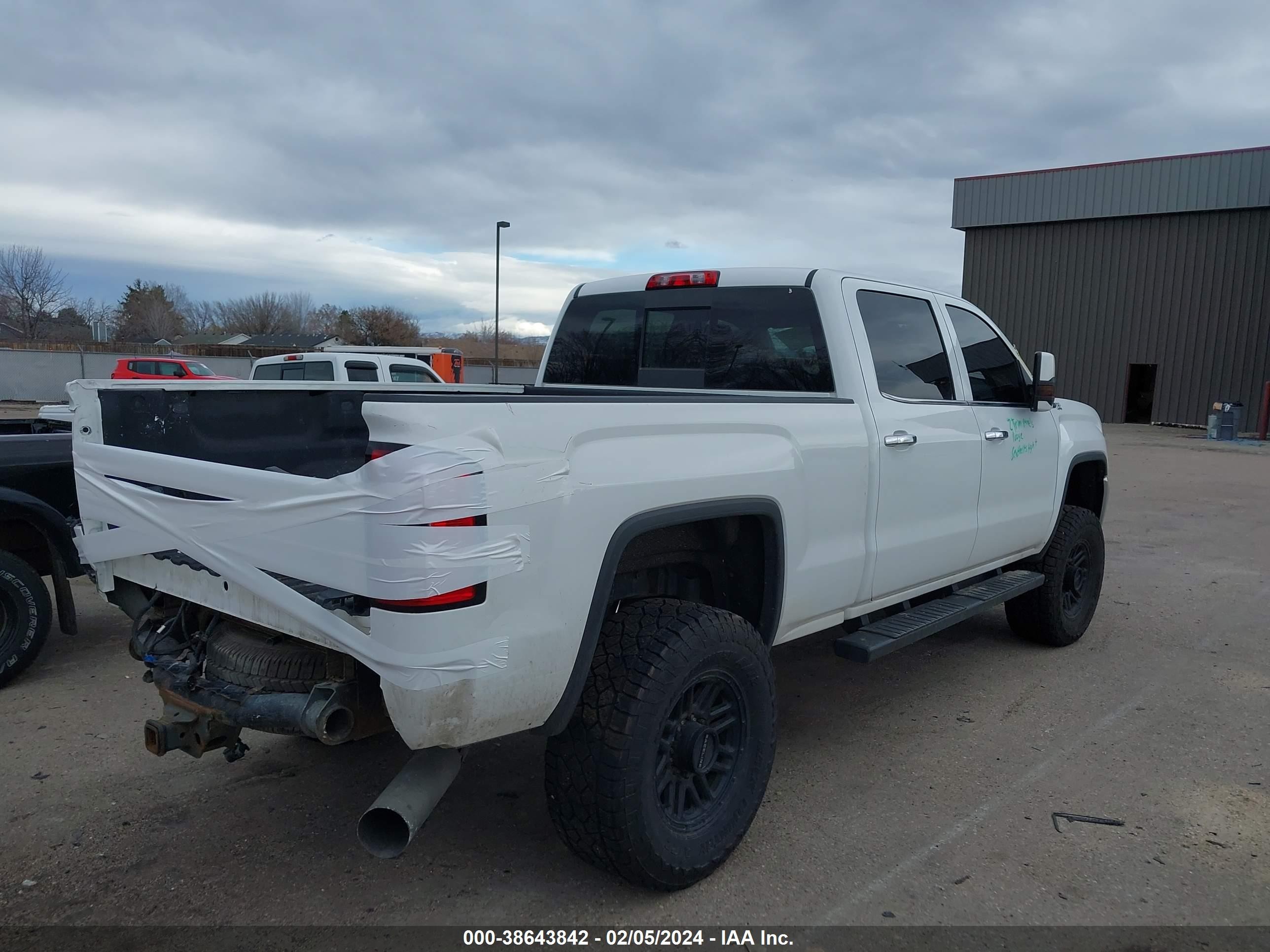 Photo 3 VIN: 1GT423E82FF602660 - GMC SIERRA 