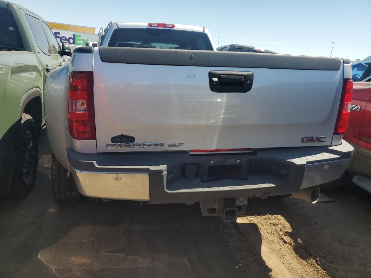 Photo 5 VIN: 1GT424C87BF101315 - GMC SIERRA 