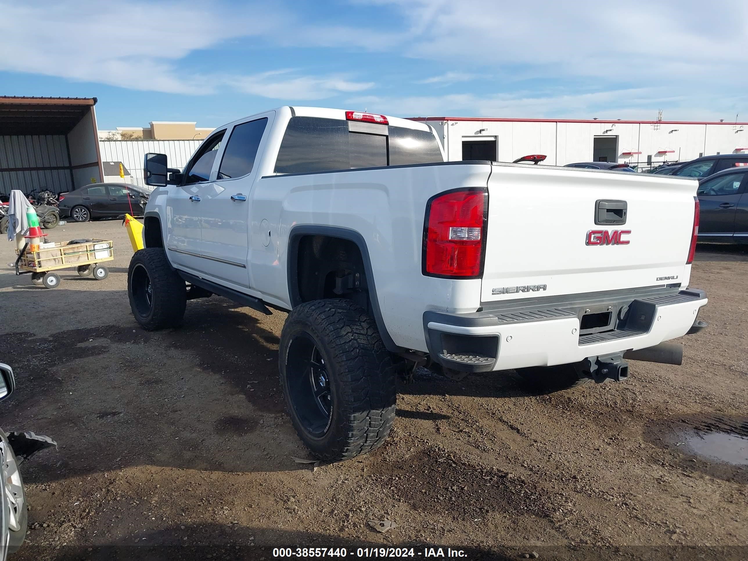 Photo 2 VIN: 1GT424E82FF569407 - GMC SIERRA 