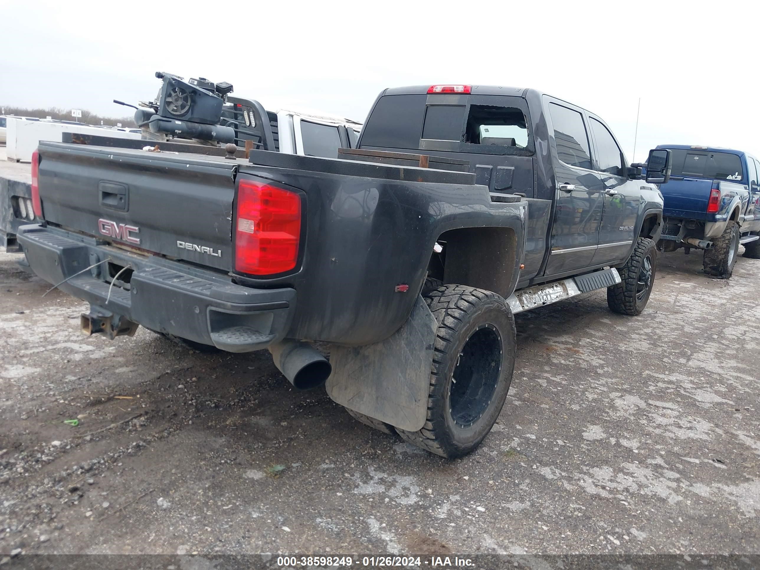 Photo 3 VIN: 1GT424E85FF619412 - GMC SIERRA 