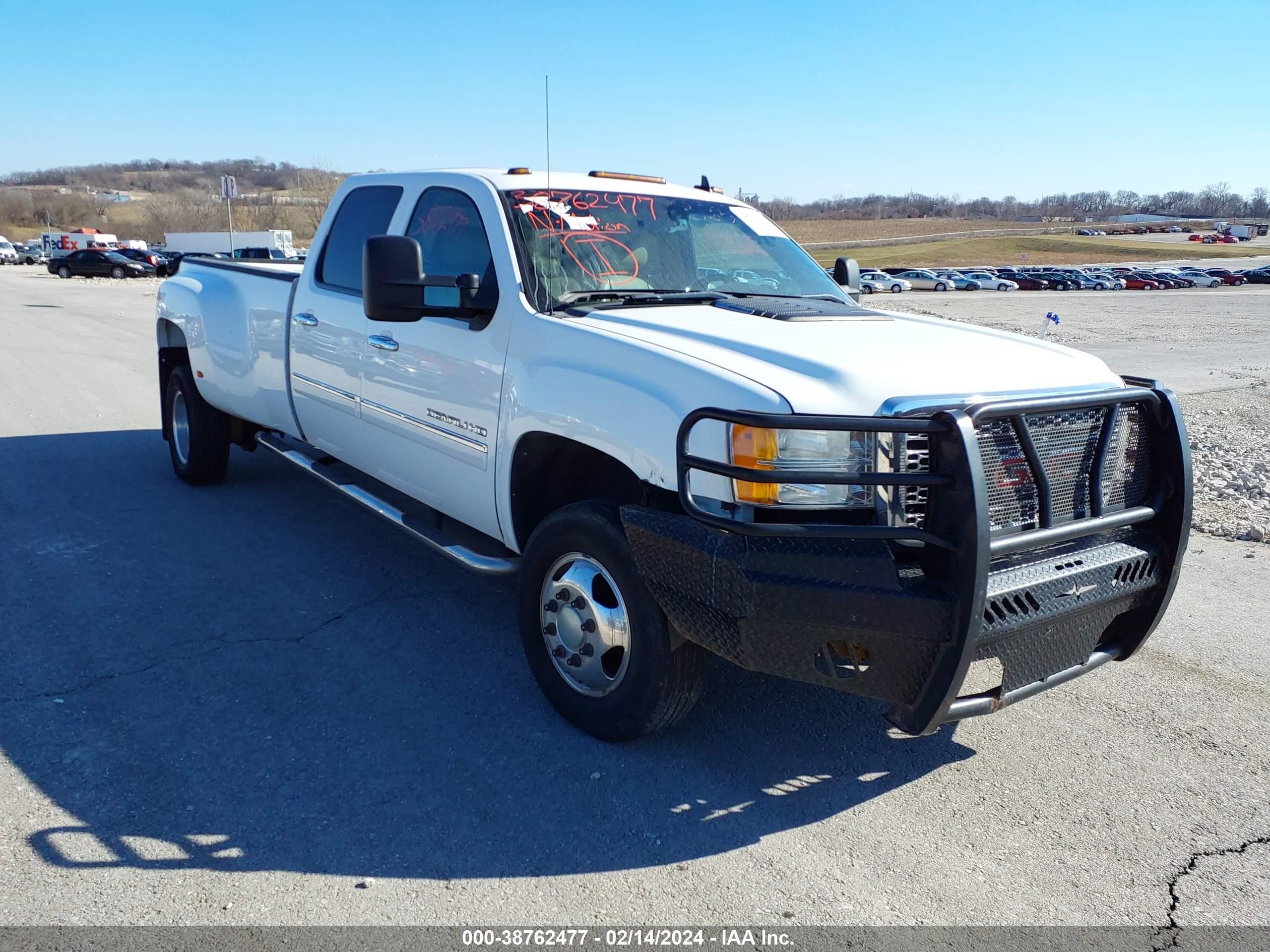 Photo 2 VIN: 1GT426C81EF115291 - GMC NULL 