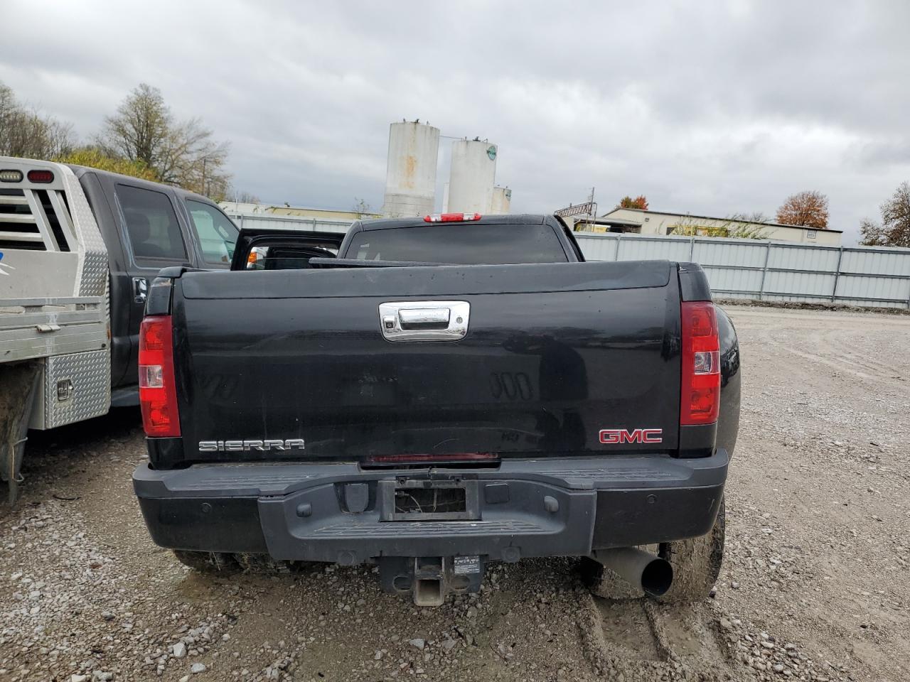 Photo 5 VIN: 1GT426C85EF132739 - GMC SIERRA 