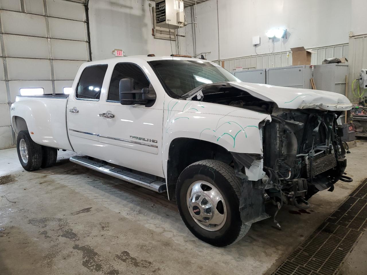 Photo 3 VIN: 1GT426C8XCF146648 - GMC SIERRA 