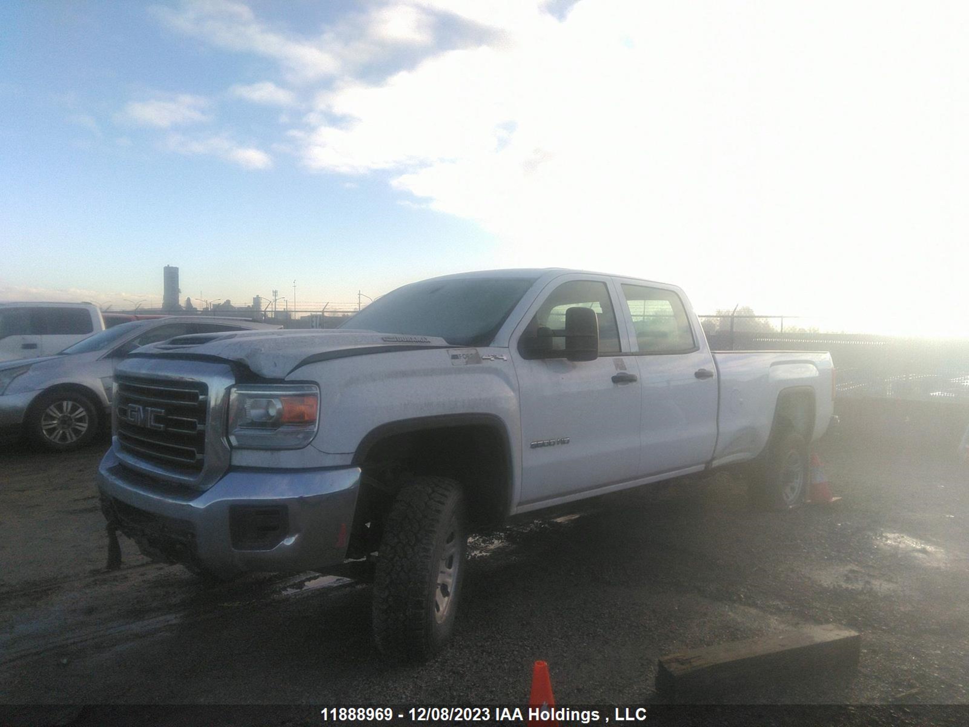 Photo 1 VIN: 1GT42TCY2KF250676 - GMC NULL 