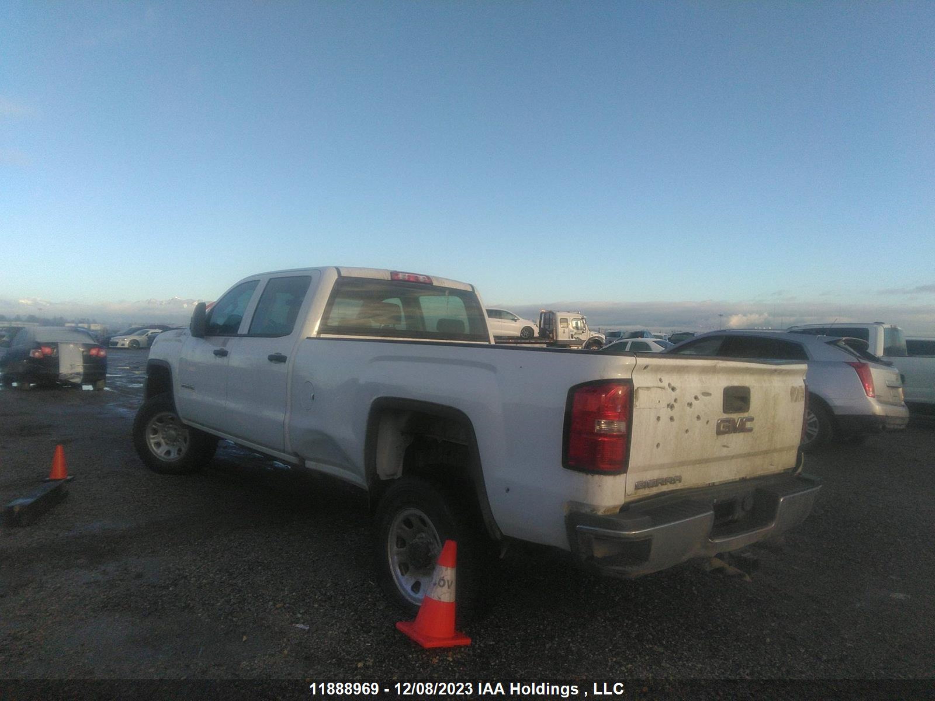 Photo 2 VIN: 1GT42TCY2KF250676 - GMC NULL 