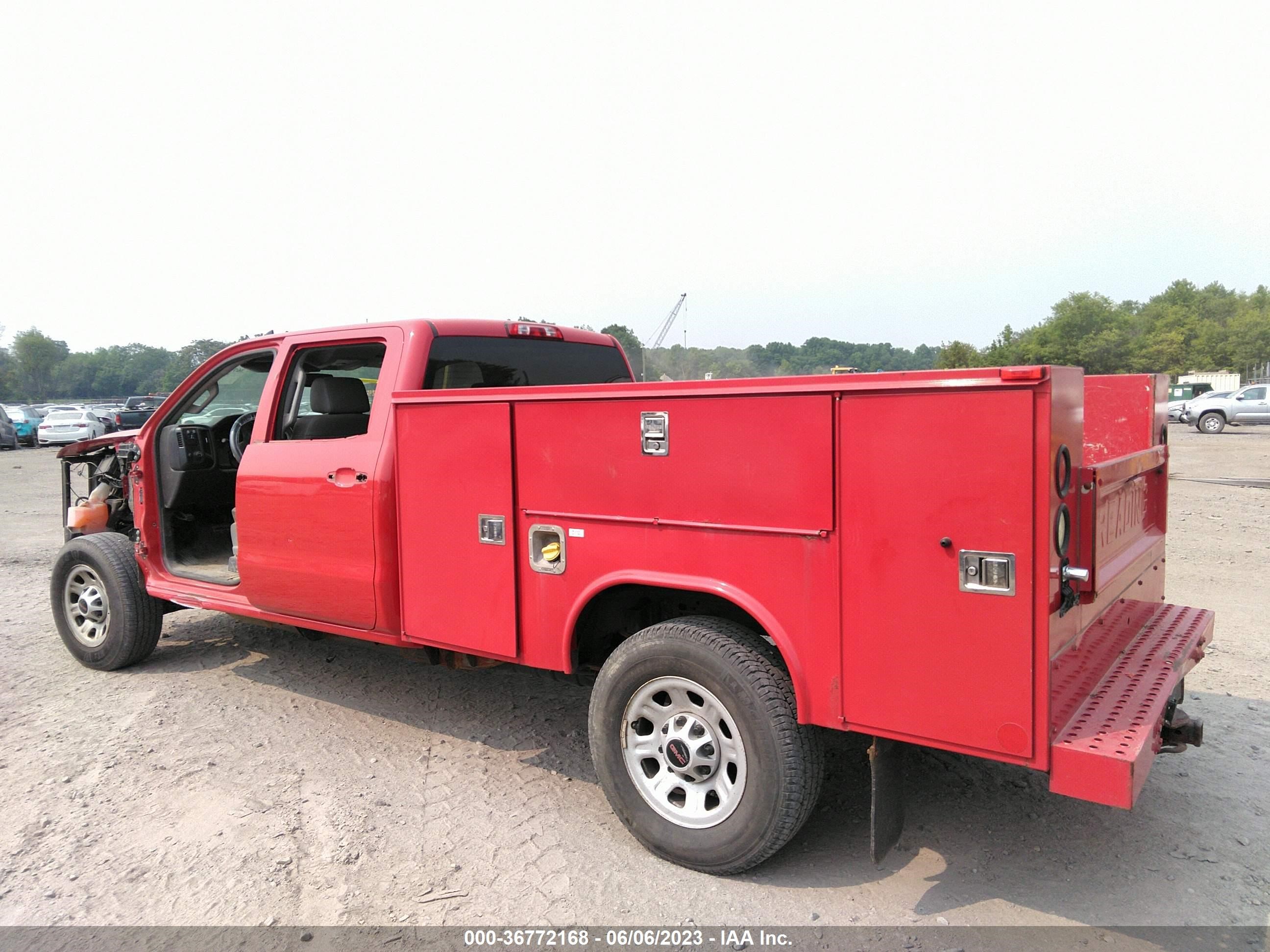 Photo 2 VIN: 1GT42VCG8GF112487 - GMC NULL 