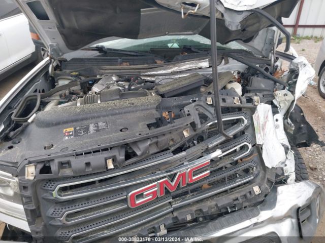 Photo 9 VIN: 1GT42VCY4JF265089 - GMC SIERRA 