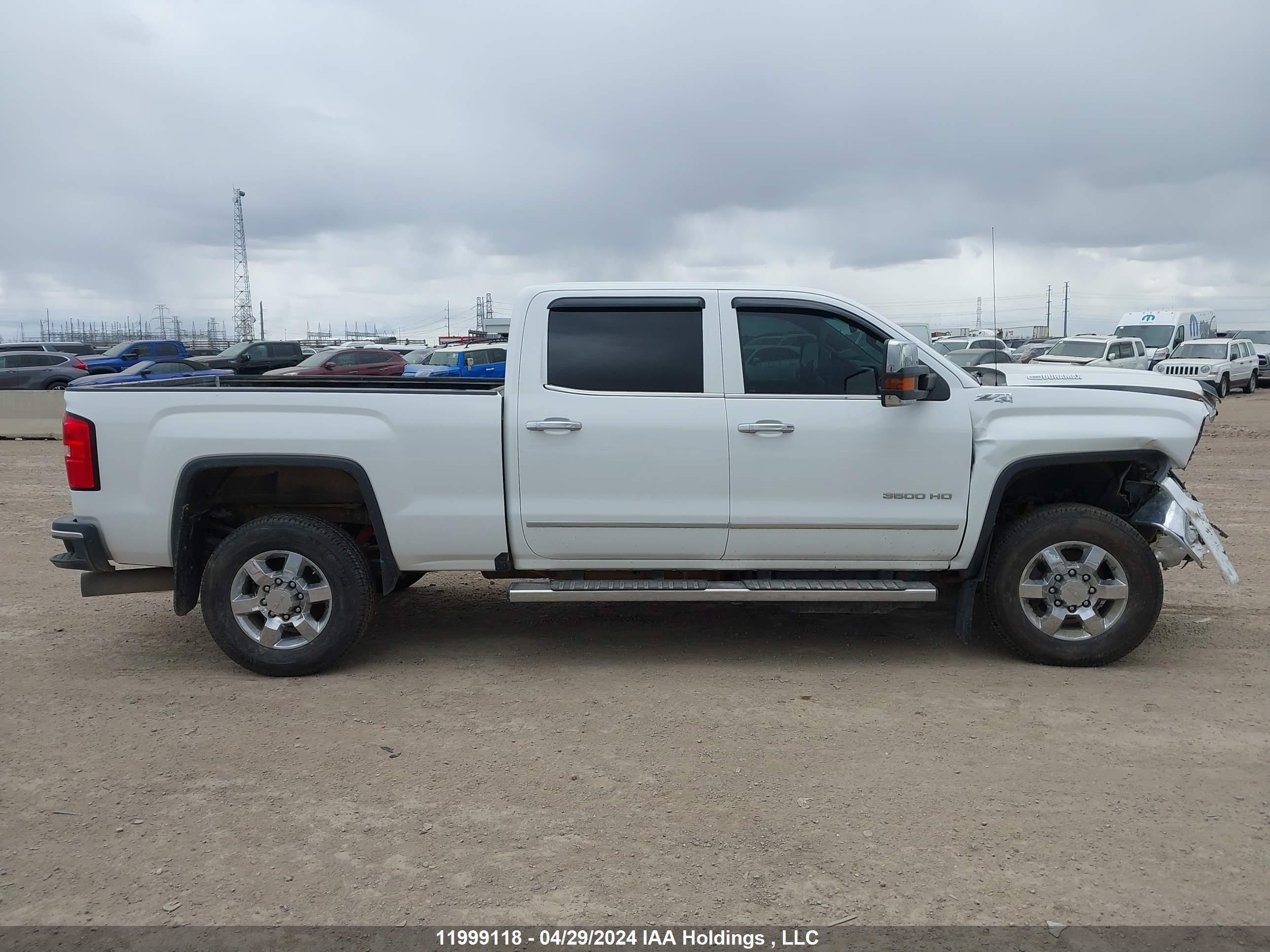 Photo 13 VIN: 1GT42VCYXKF157612 - GMC NULL 