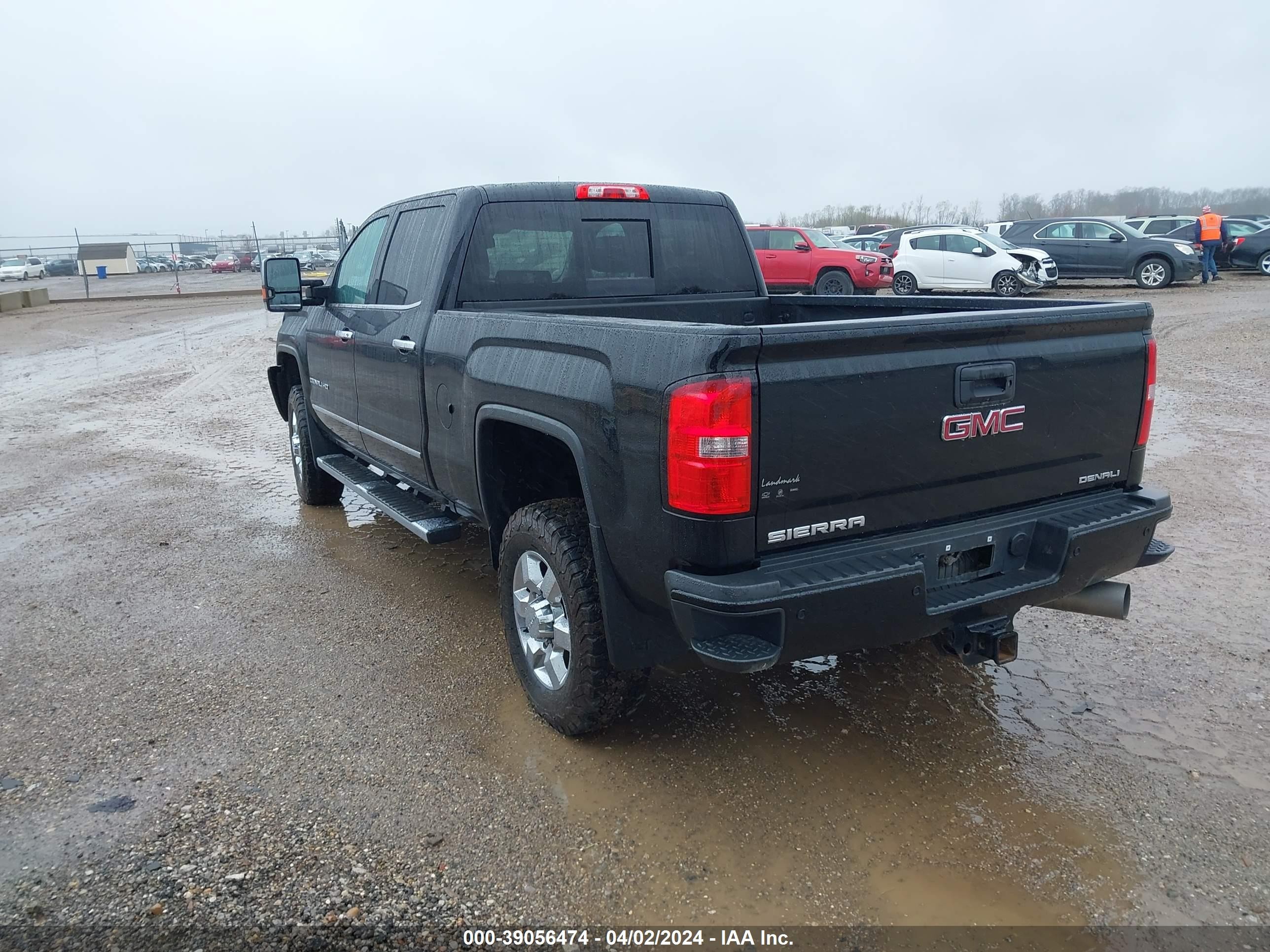 Photo 2 VIN: 1GT42WEY3KF267114 - GMC SIERRA 