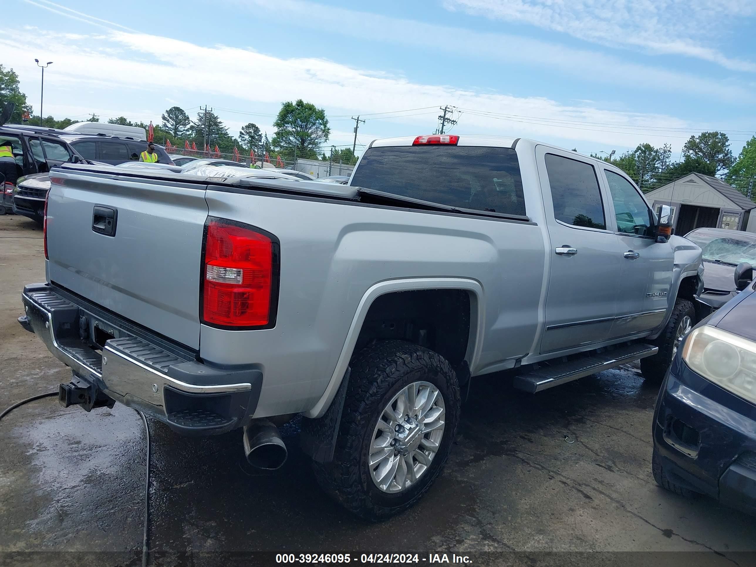 Photo 13 VIN: 1GT42WEYXKF177670 - GMC NULL 