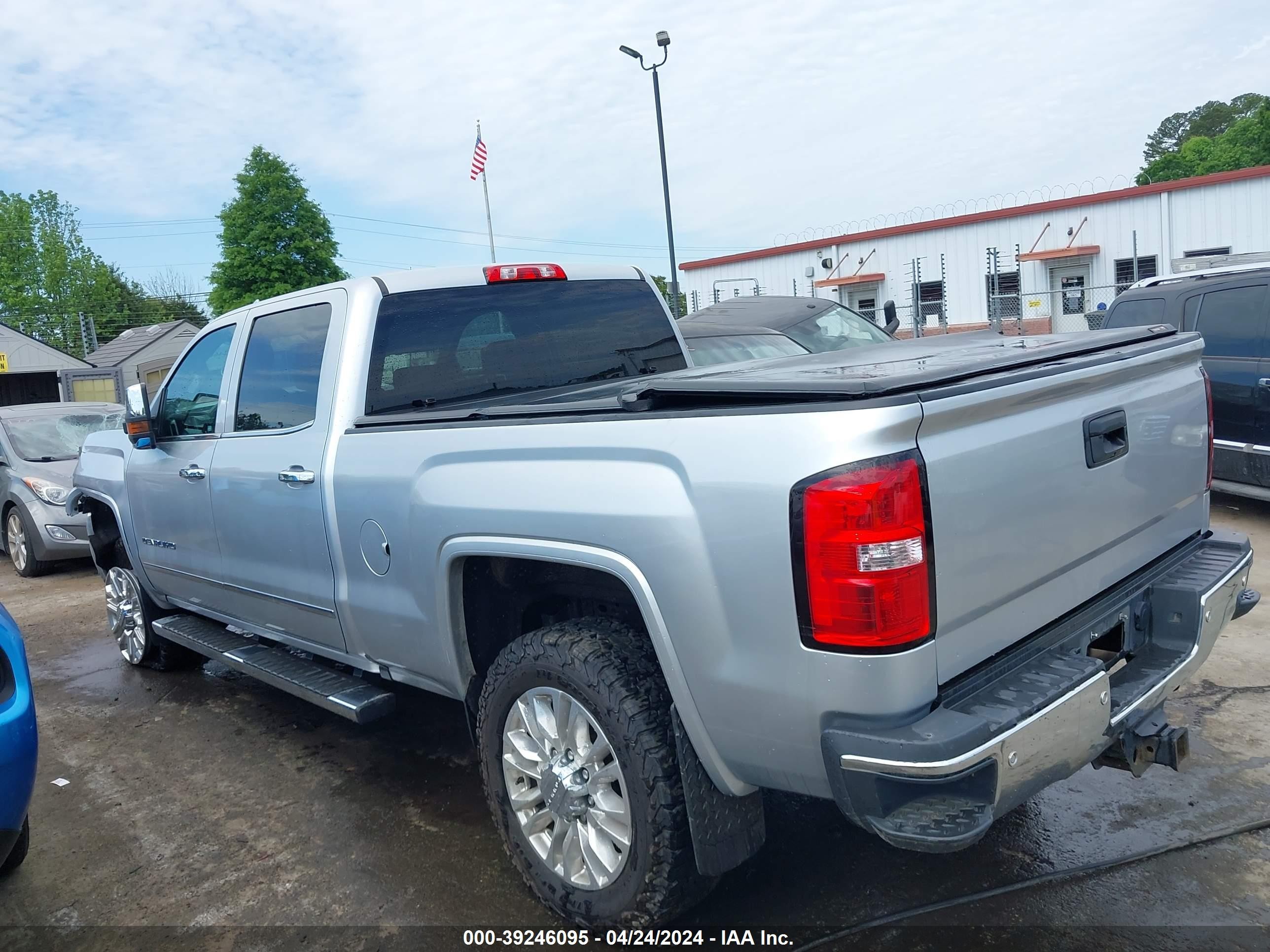 Photo 14 VIN: 1GT42WEYXKF177670 - GMC NULL 