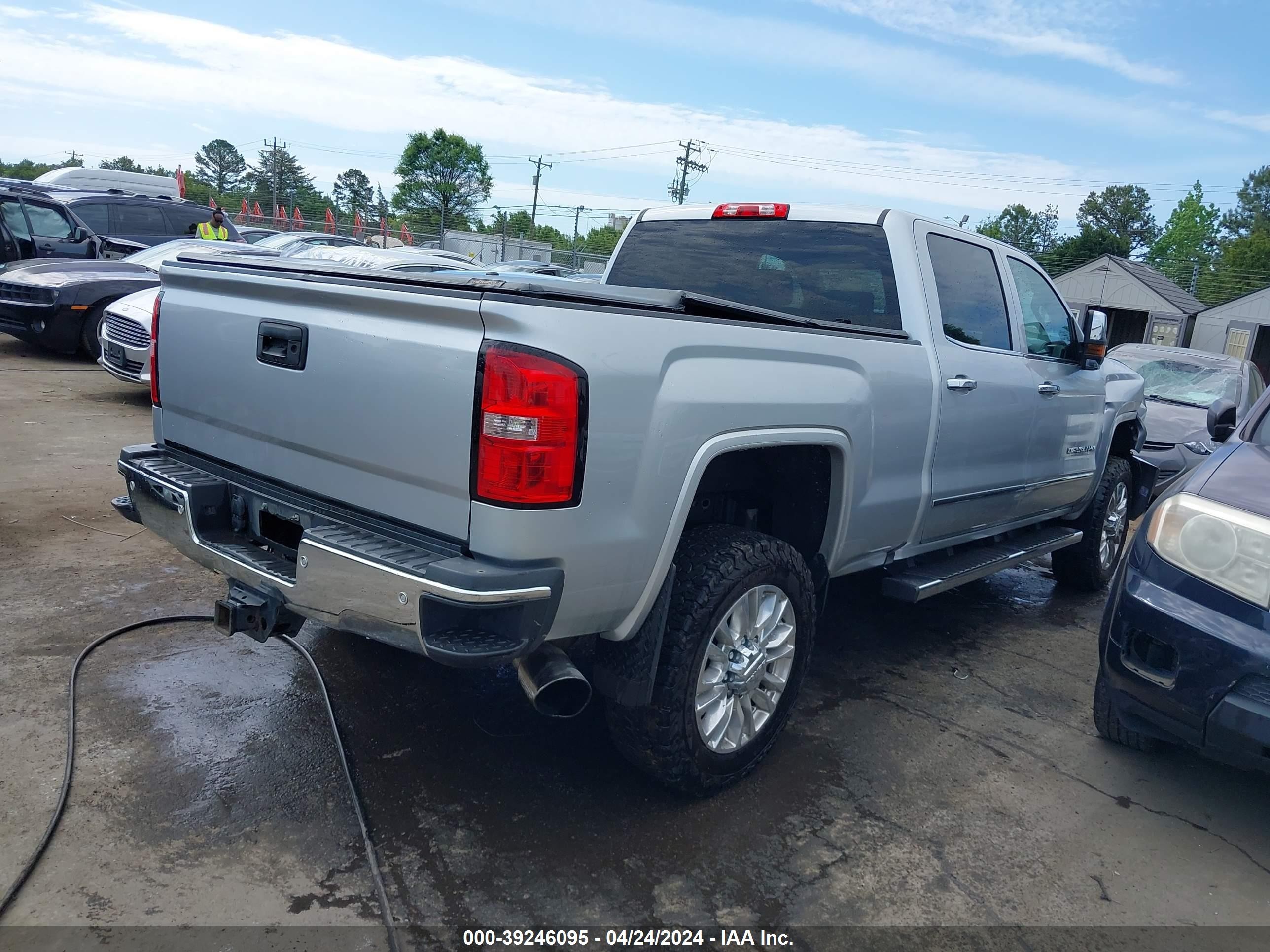 Photo 3 VIN: 1GT42WEYXKF177670 - GMC NULL 