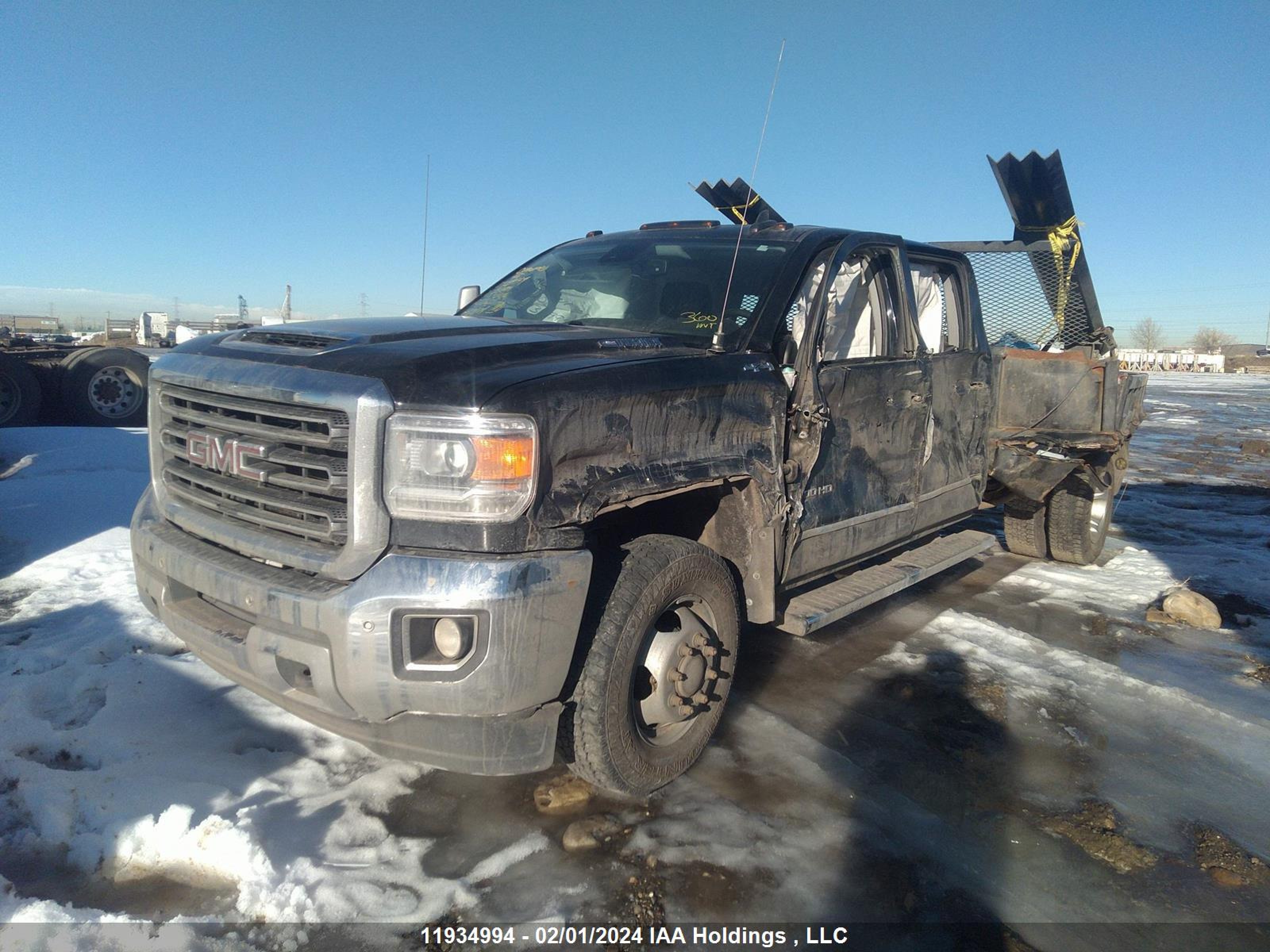 Photo 1 VIN: 1GT42XEY9JF250693 - GMC NULL 